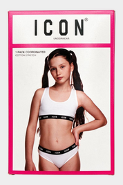 Confezione Follower SRL ICON con completo intimo bianco in cotone elasticizzato indossato da una bambina
