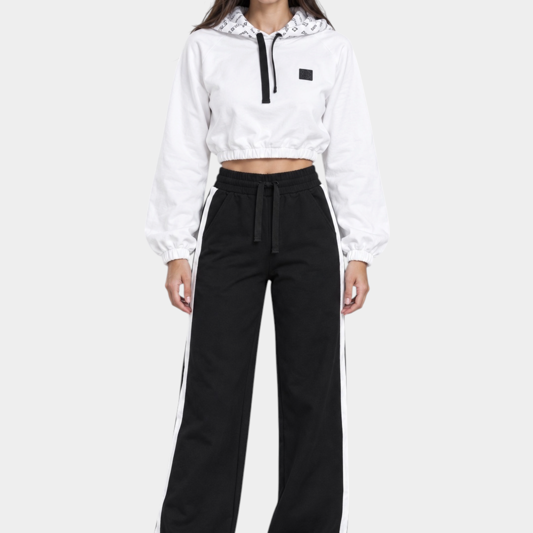 Completo_sportivo_bianco_e_nero-7.jpg