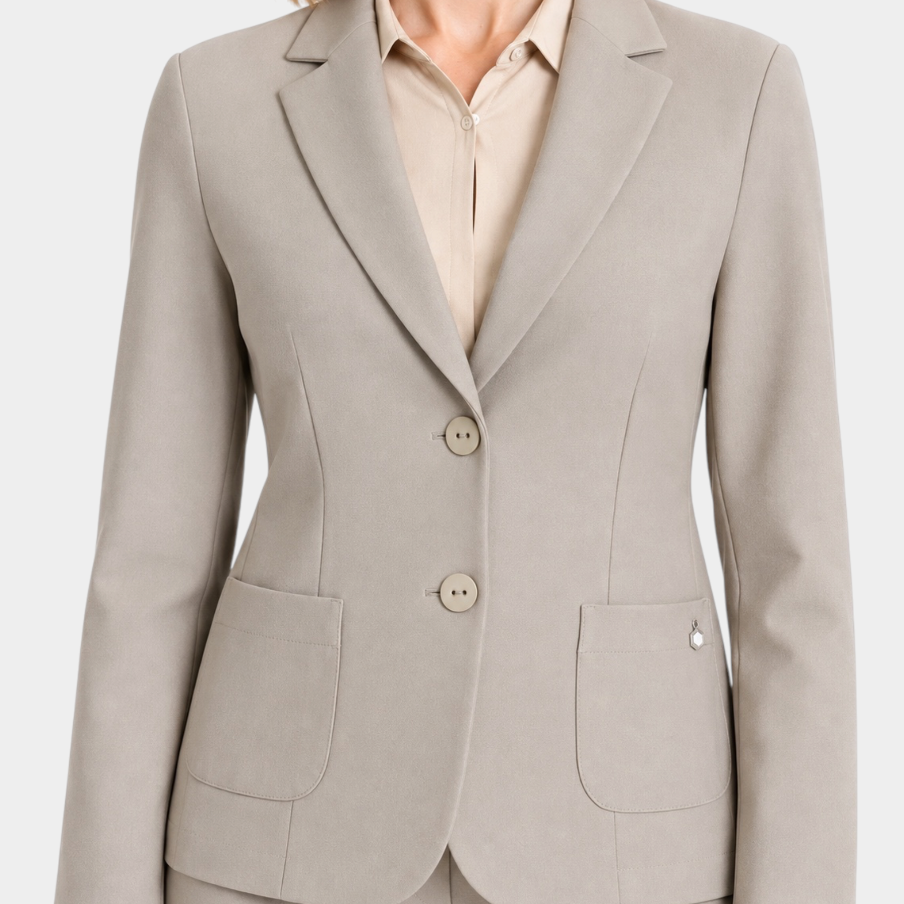 Blazer Follower SRL beige a due bottoni con tasche applicate e revers classici indossato da donna