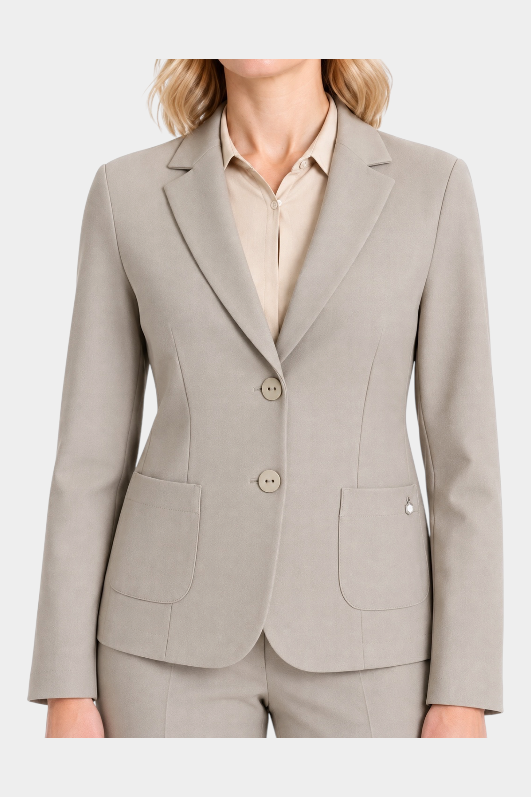 Blazer Follower SRL beige a due bottoni con tasche applicate e revers classici indossato da donna