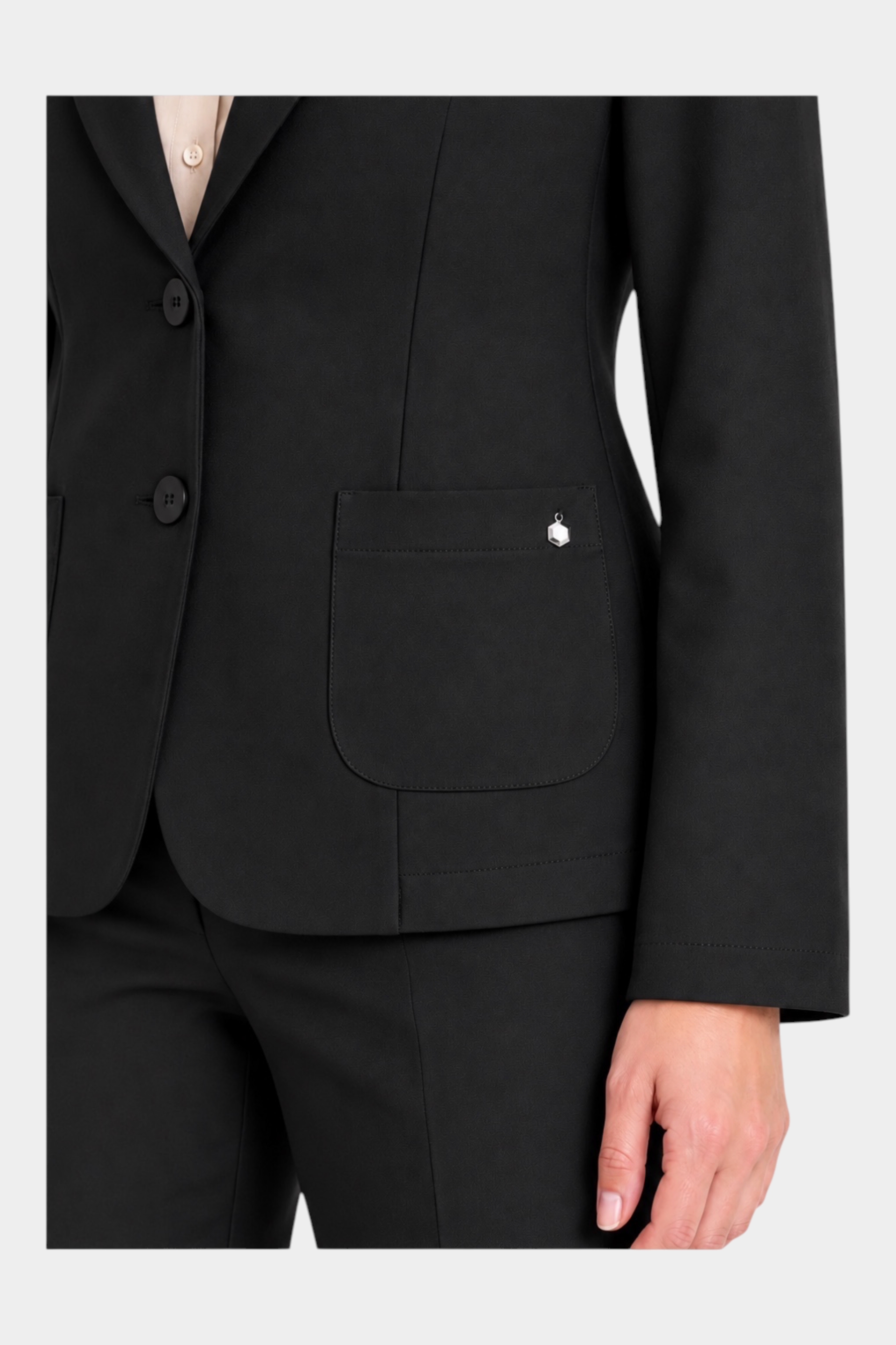 Blazer nero da donna Follower SRL con chiusura a due bottoni e tasche frontali con dettaglio metallico