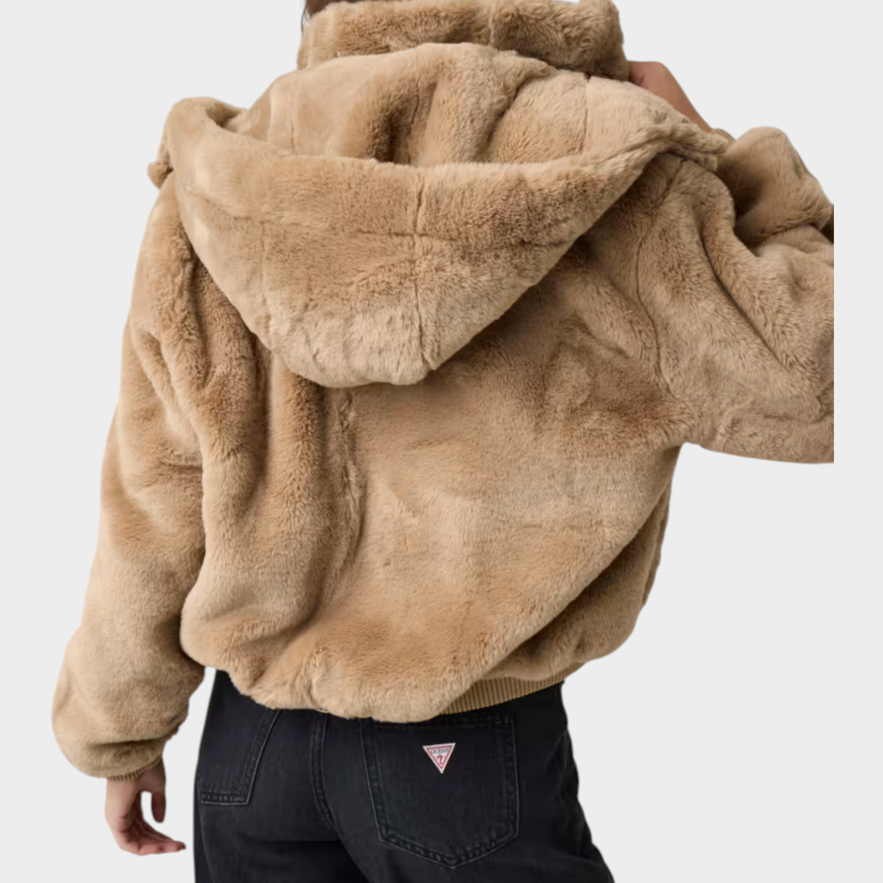 Donna che indossa un bomber beige in pelliccia sintetica con cappuccio di Follower SRL, vista posteriore