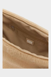 Interno della borsa Follower SRL Guess in pelliccia sintetica beige con fodera e tasca con zip