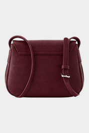 Borsa a tracolla Follower SRL Lacoste color bordeaux con patta e dettagli in metallo argento, vista posteriore
