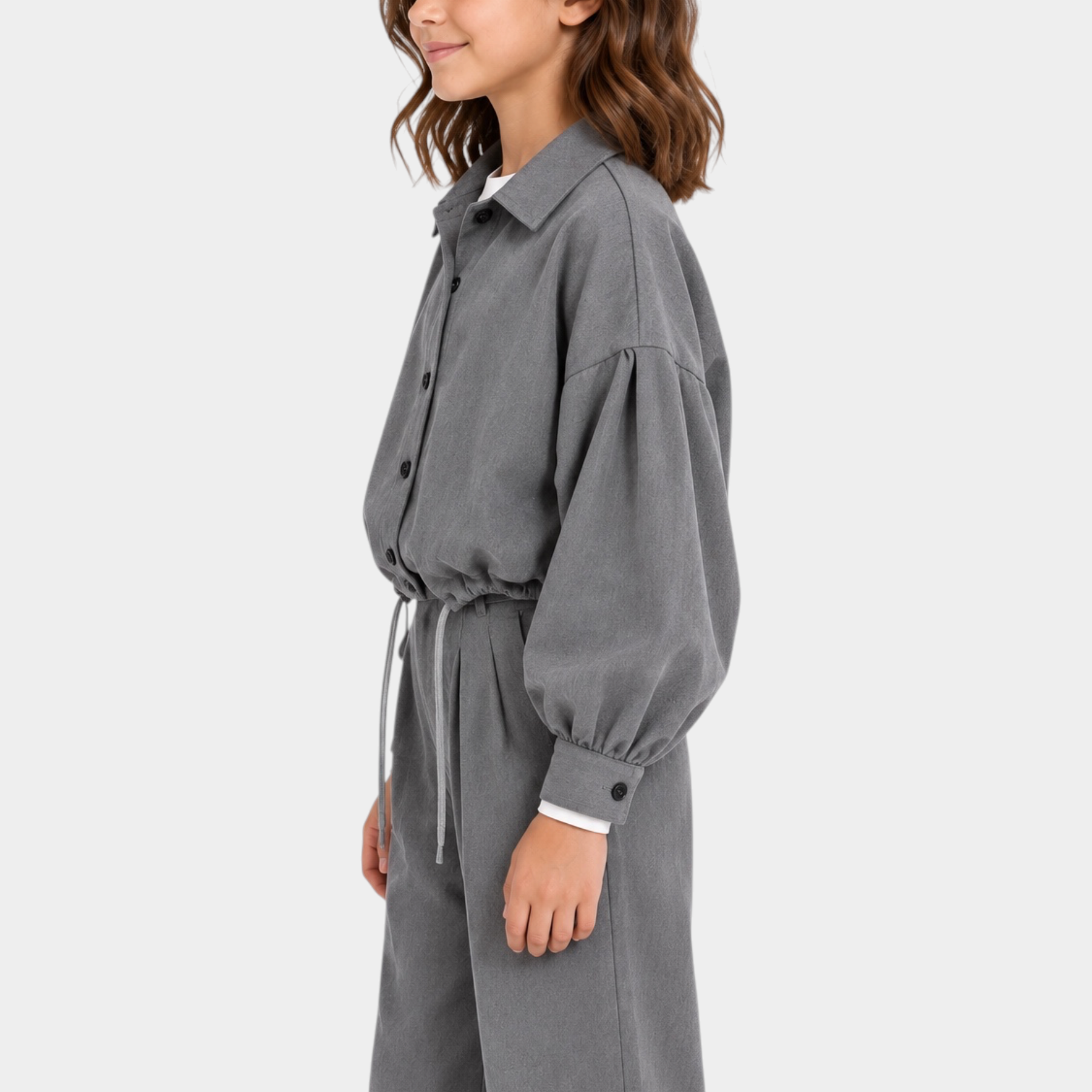Bambina indossa camicia over crop grigia MA VIE PARIS di Follower SRL con maniche a sbuffo e vita elasticizzata