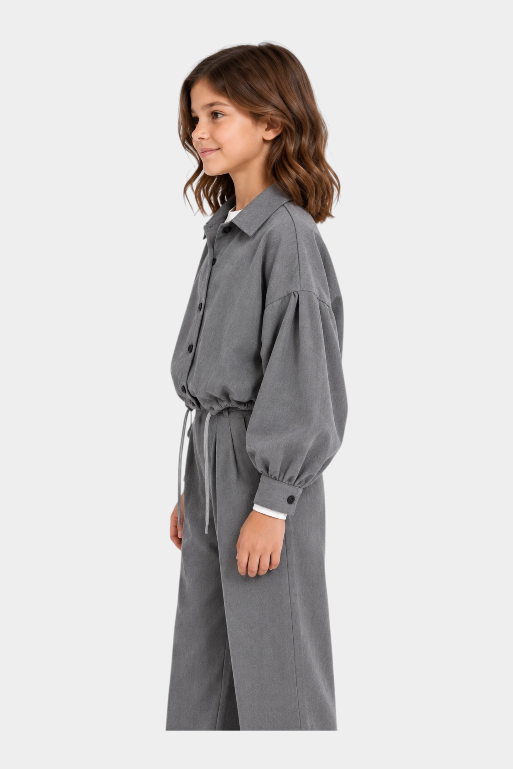 Bambina indossa camicia over crop grigia MA VIE PARIS di Follower SRL con maniche a sbuffo e vita elasticizzata