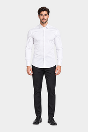 Modello indossa camicia bianca a maniche lunghe Follower SRL in nylon ed elastan, Made in Italy, taglio elegante