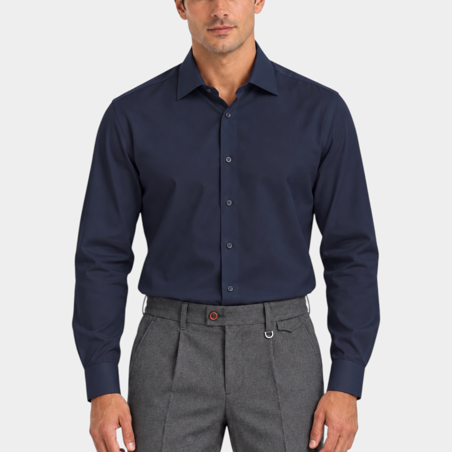 Modello indossa camicia blu scuro super elasticizzata regular fit di Follower SRL con pantaloni grigi