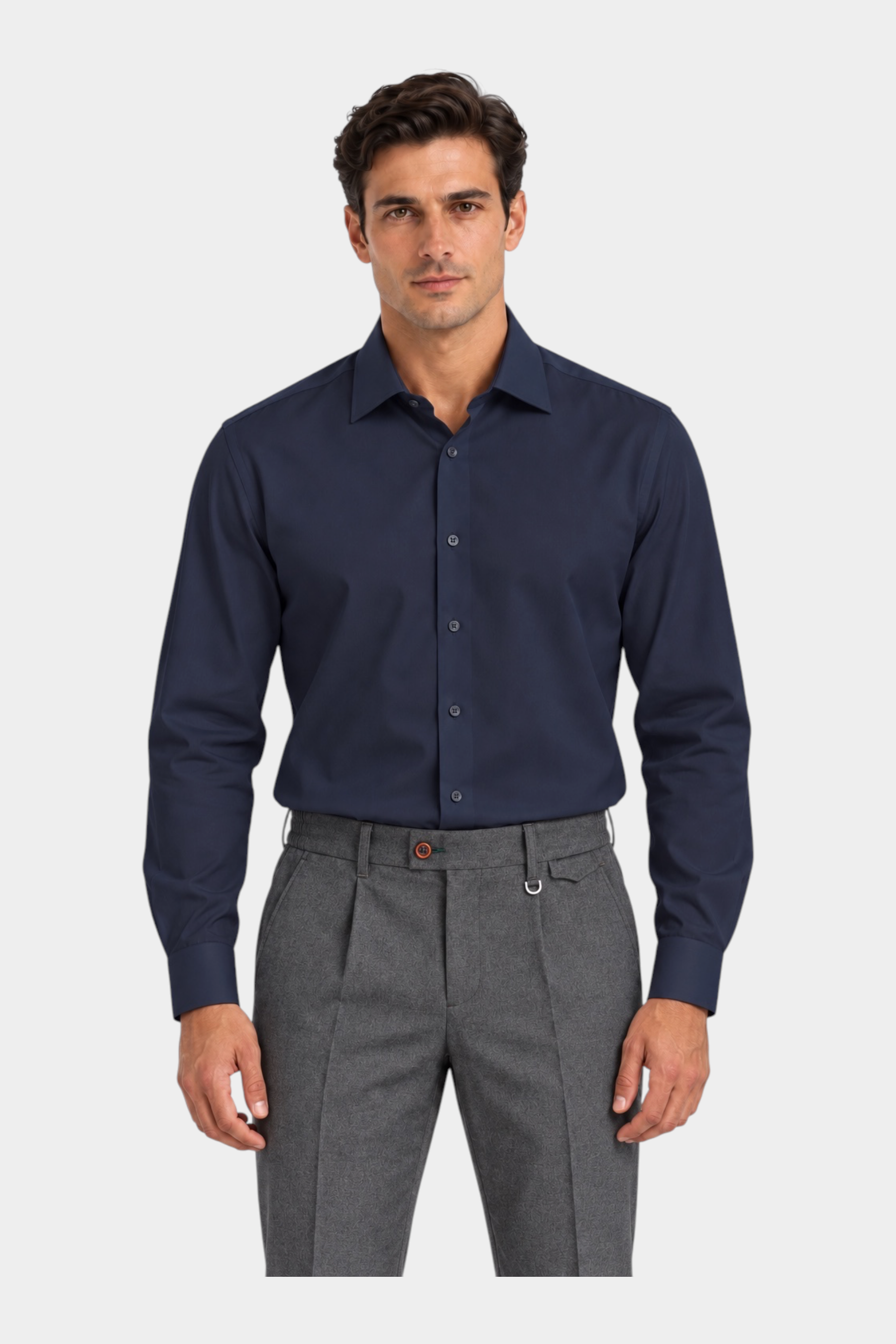 Modello indossa camicia blu scuro super elasticizzata regular fit di Follower SRL con pantaloni grigi