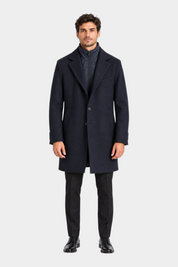 Modello indossa cappotto lungo blu regular-fit IMPERIAL con inserto trapuntato, stile elegante Follower SRL