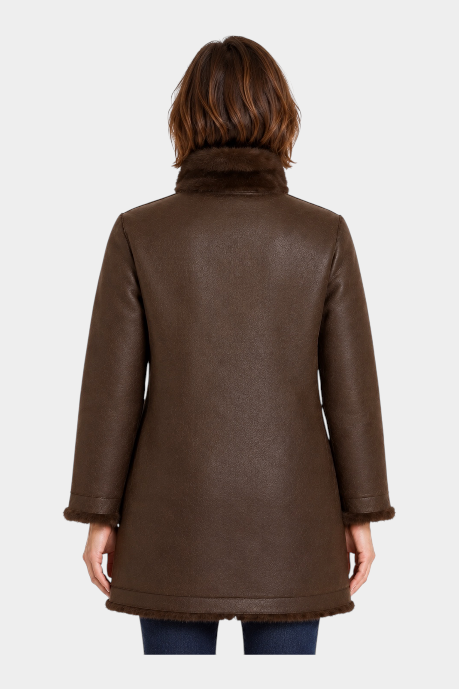 Vista posteriore del cappotto lungo reversibile marrone Follower SRL con finitura liscia e dettagli in ecopelliccia