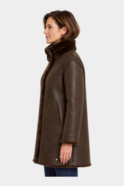 Cappotto lungo reversibile marrone Follower SRL con finitura liscia e dettagli in ecopelliccia su collo e bordi
