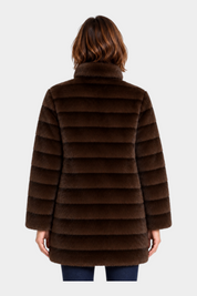 Cappotto lungo reversibile Follower SRL in ecopelliccia marrone con colletto alto, vista posteriore