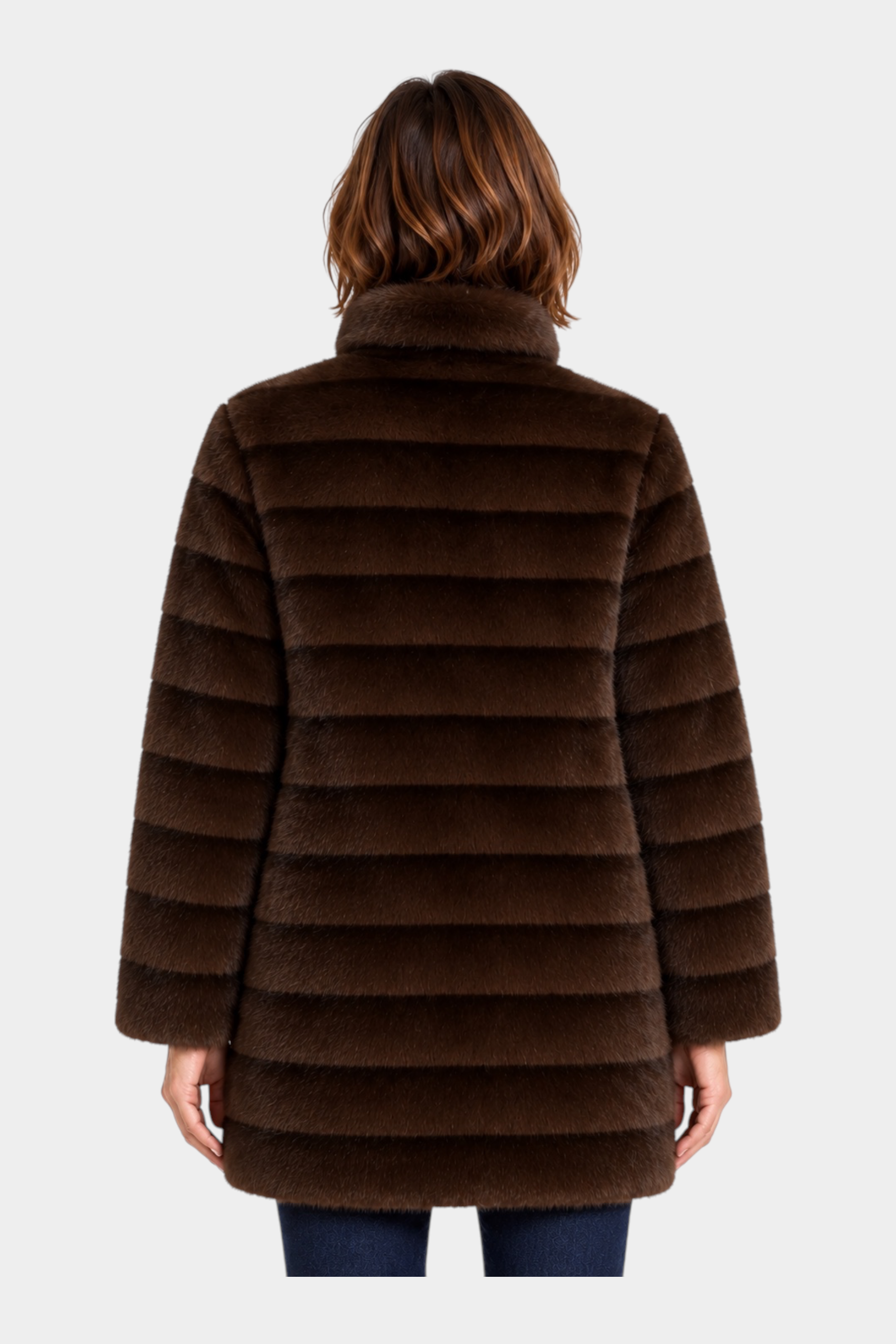 Cappotto lungo reversibile Follower SRL in ecopelliccia marrone con colletto alto, vista posteriore
