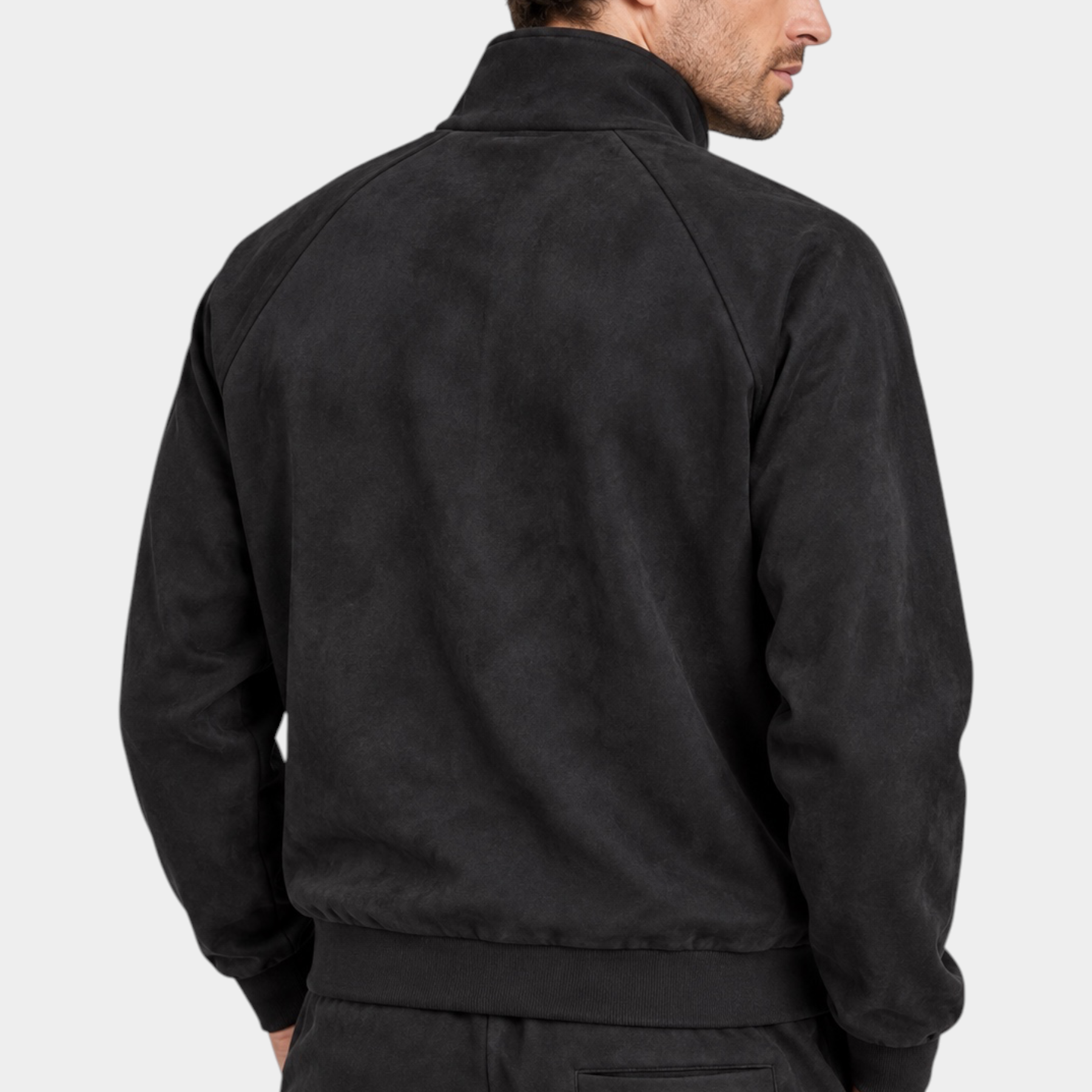 Felpa full zip in ciniglia nera da uomo GUESS vista posteriore indossata da un modello, firmata Follower SRL