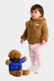 Bambina che indossa una felpa con cappuccio in pile marrone Follower SRL Campshire con orsacchiotto