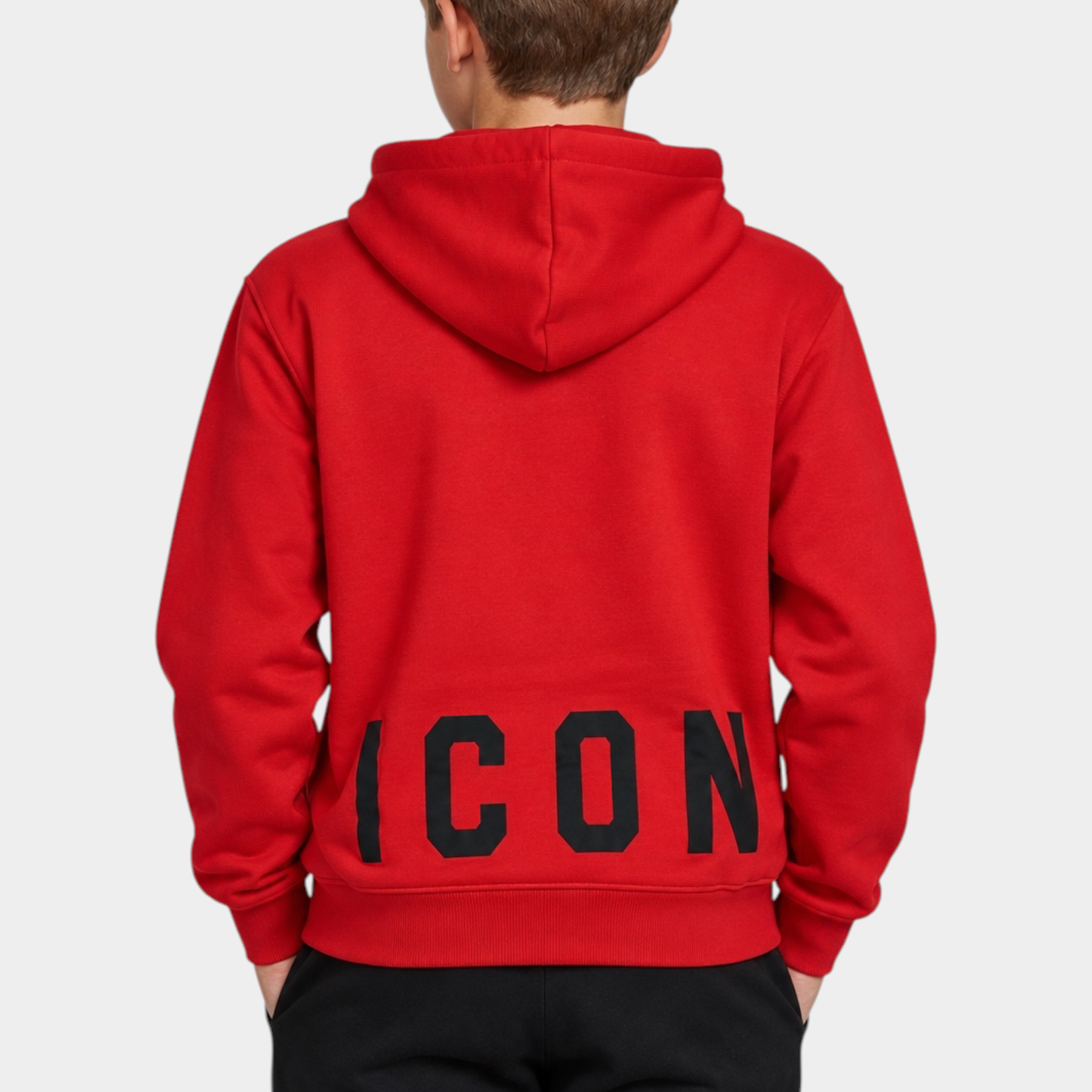 Ragazzo indossa una felpa con cappuccio rossa Follower SRL con scritta ICON nera sul retro