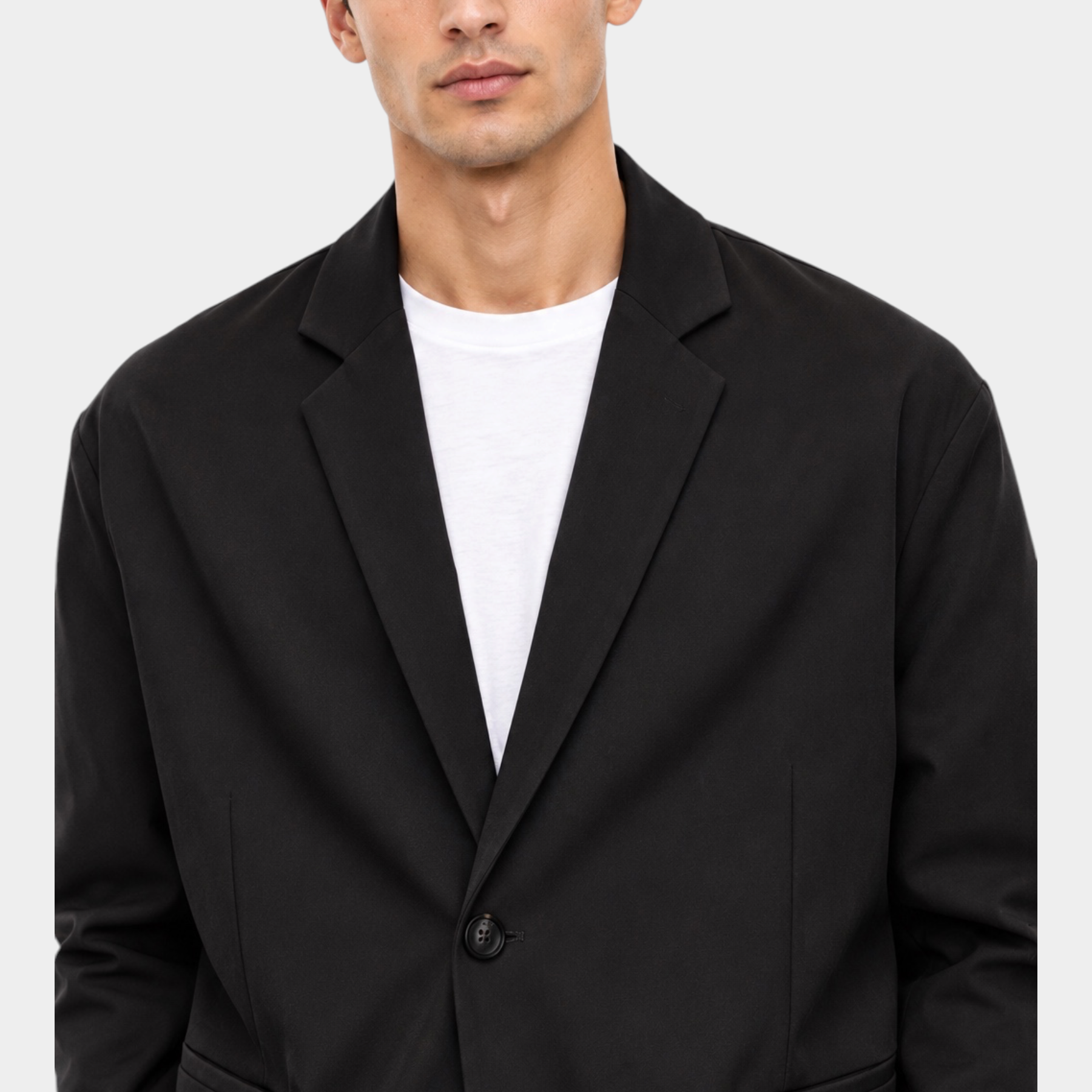 Giacca nera regular-fit IMPERIAL con due bottoni frontali indossata da un modello, proposta da Follower SRL