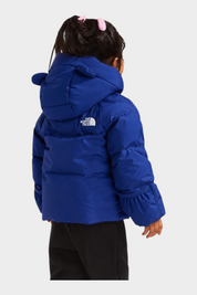 Bambina indossa giacca in piumino blu Follower SRL con cappuccio e logo The North Face, vista posteriore