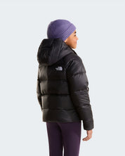 Ragazza indossa giacca in piumino nera con cappuccio Follower SRL The North Face, vista posteriore