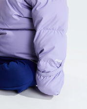 Dettaglio manica di giacca in piumino Follower SRL viola con imbottitura 600 e polsino elasticizzato