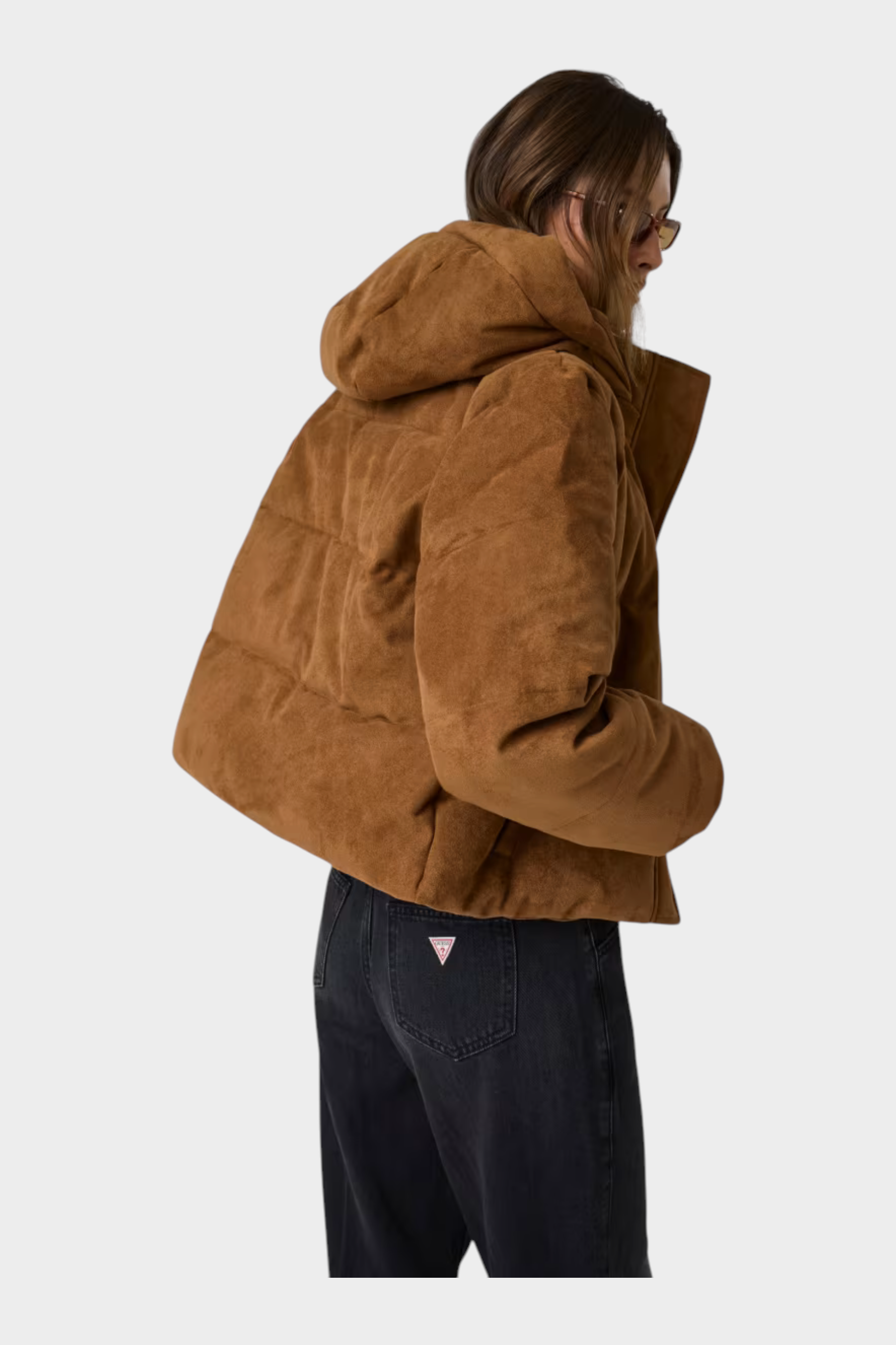 Giacca imbottita corta in pelle scamosciata marrone con cappuccio, proposta da Follower SRL per un look casual