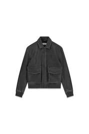 Giacca in similpelle nera da uomo GUESS proposta da Follower SRL con colletto classico e ampie tasche frontali