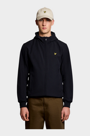 Modello indossa giacca softshell blu con cappuccio e logo Follower SRL, fodera in rete e chiusura a zip