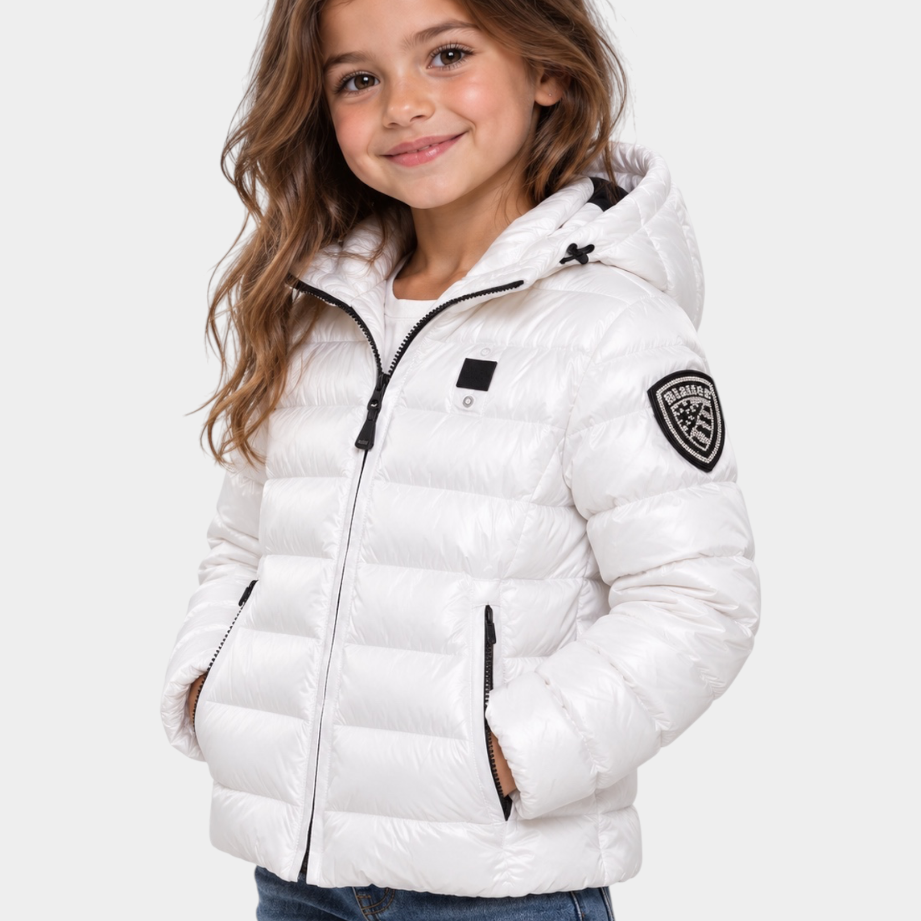 Bambina indossa giubbino invernale bianco Blauer in nylon idrorepellente con cappuccio, venduto da Follower SRL