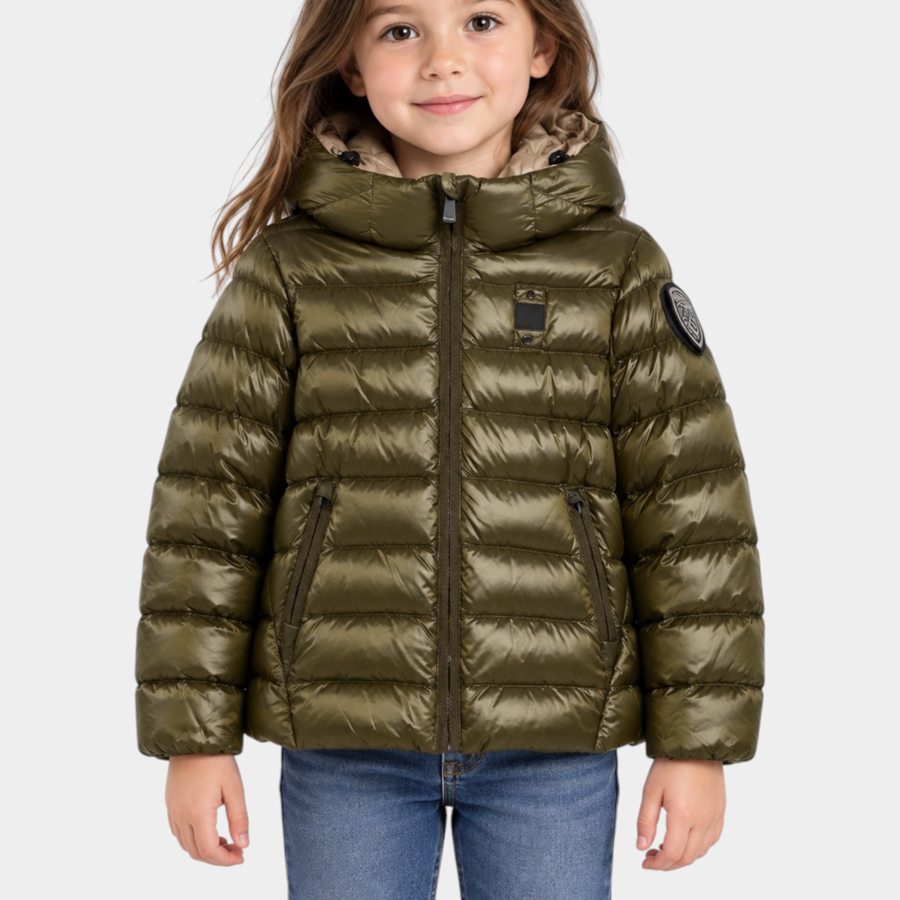 Bambina indossa giubbino invernale verde Blauer in nylon idrorepellente con cappuccio, venduto da Follower SRL