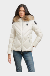 Giubbino bianco Follower SRL Alicia con trapuntatura geometrica, cappuccio con bordo in pelliccia e logo sulla manica