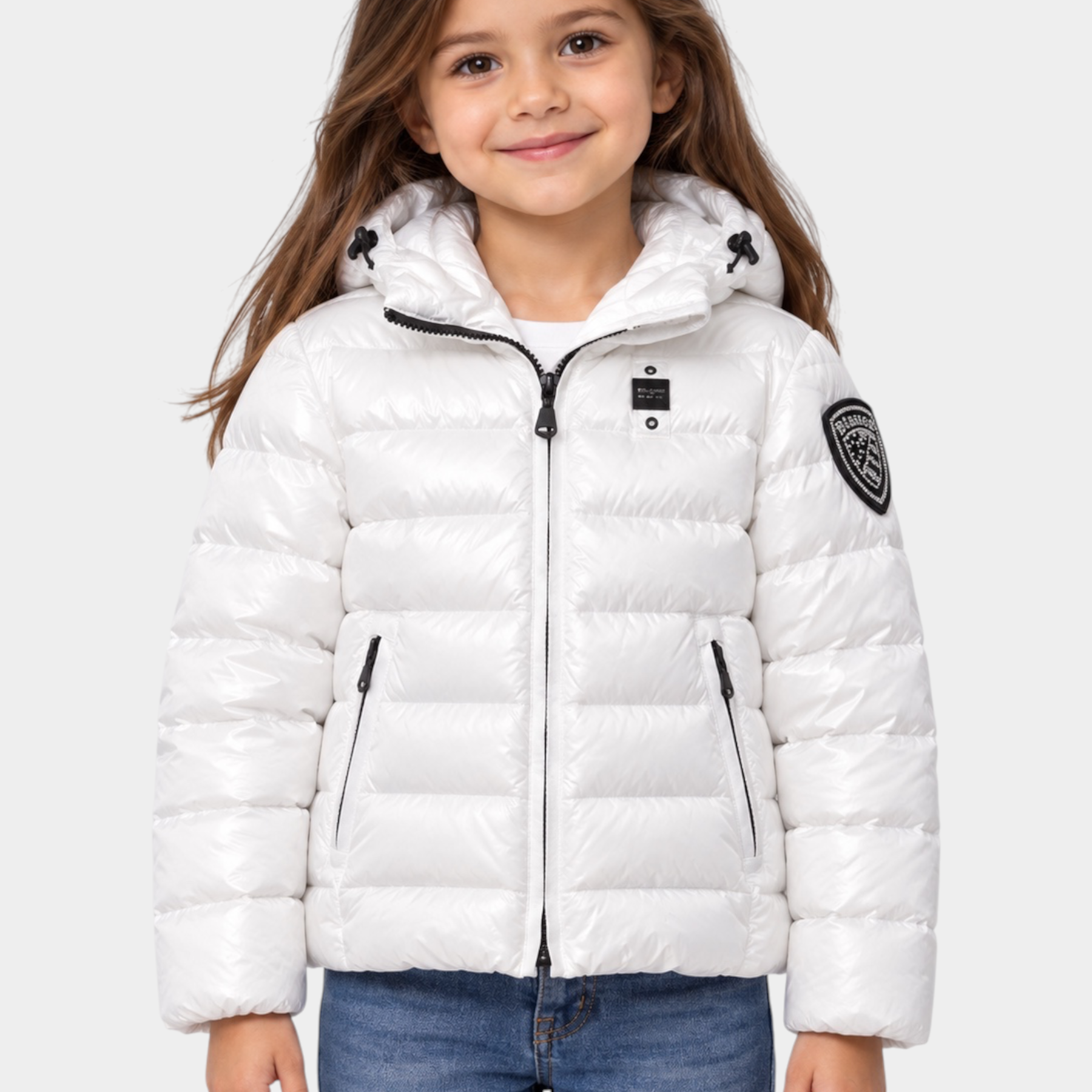 Bambina indossa giubbino invernale bianco Blauer in nylon idro rip con cappuccio e logo Follower SRL