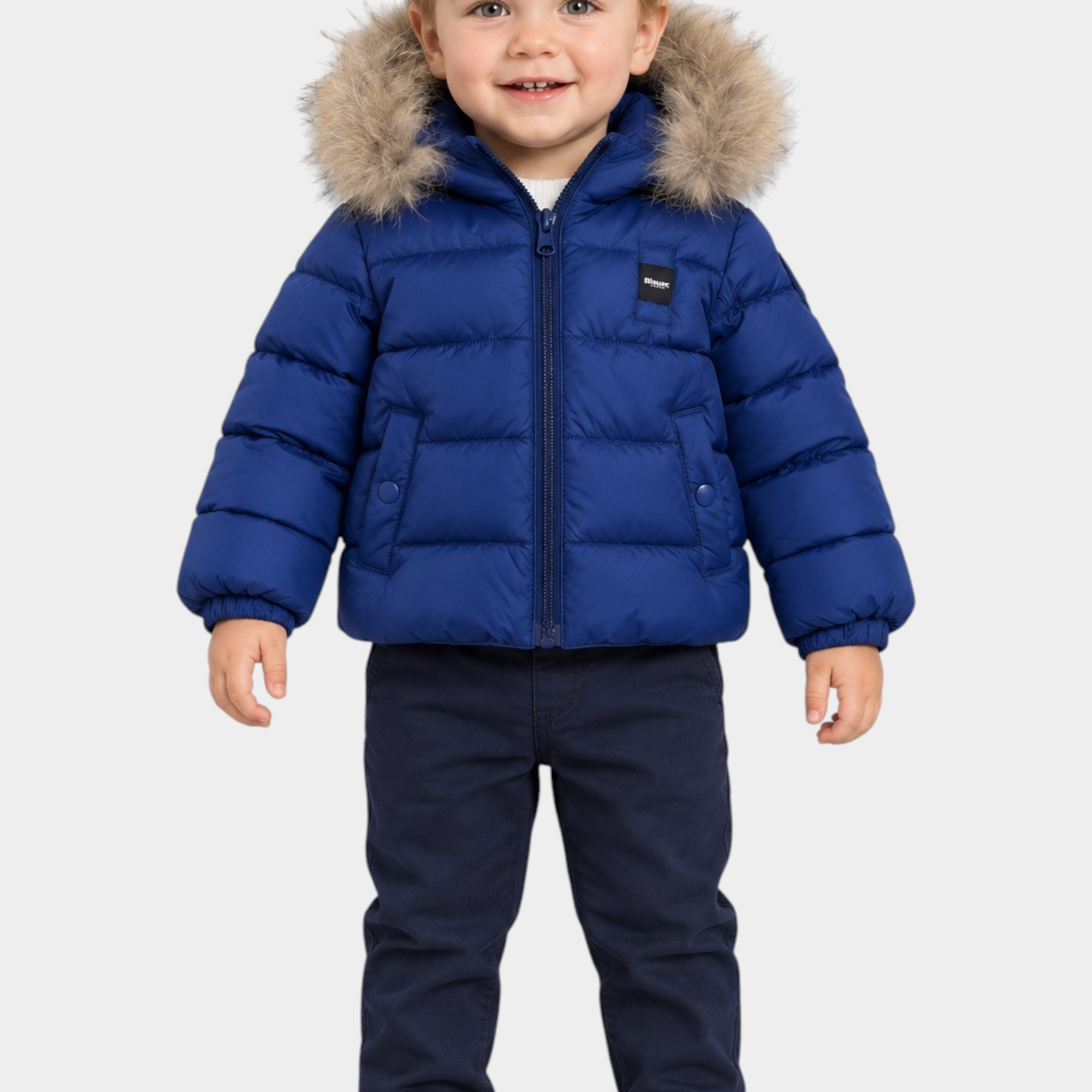 Bambino che indossa un giubbino imbottito blu Blauer con cappuccio bordato in pelliccia sintetica Follower SRL