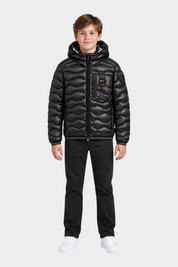 Ragazzo indossa giubbino nero Blauer Bryant con impuntura a onde, cappuccio fisso e tasche con zip, Follower SRL