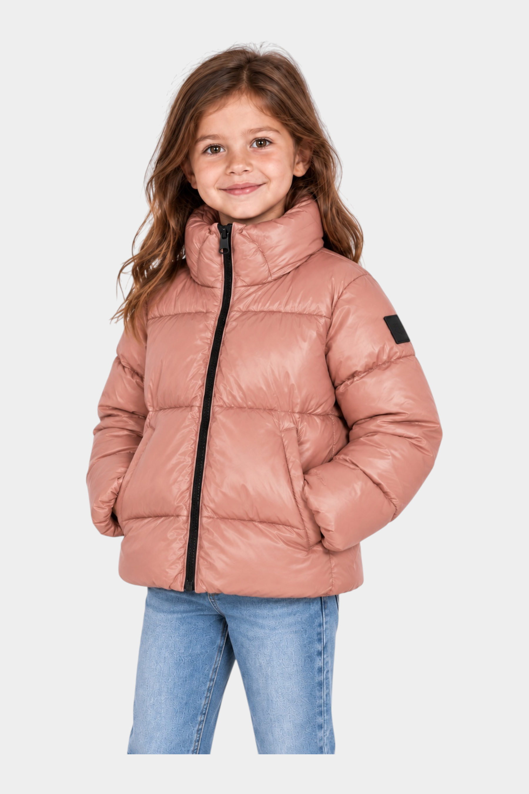 Bambina indossa giubbino Follower SRL Blauer rosa trapuntato con collo alto e chiusura zip in nylon lucido