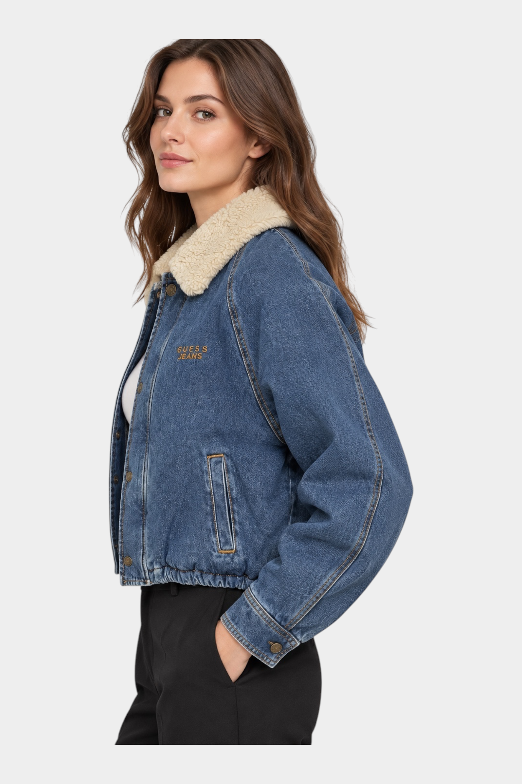 Giubbino bomber in denim blu GUESS con colletto in pelliccia sintetica color crema, proposto da Follower SRL