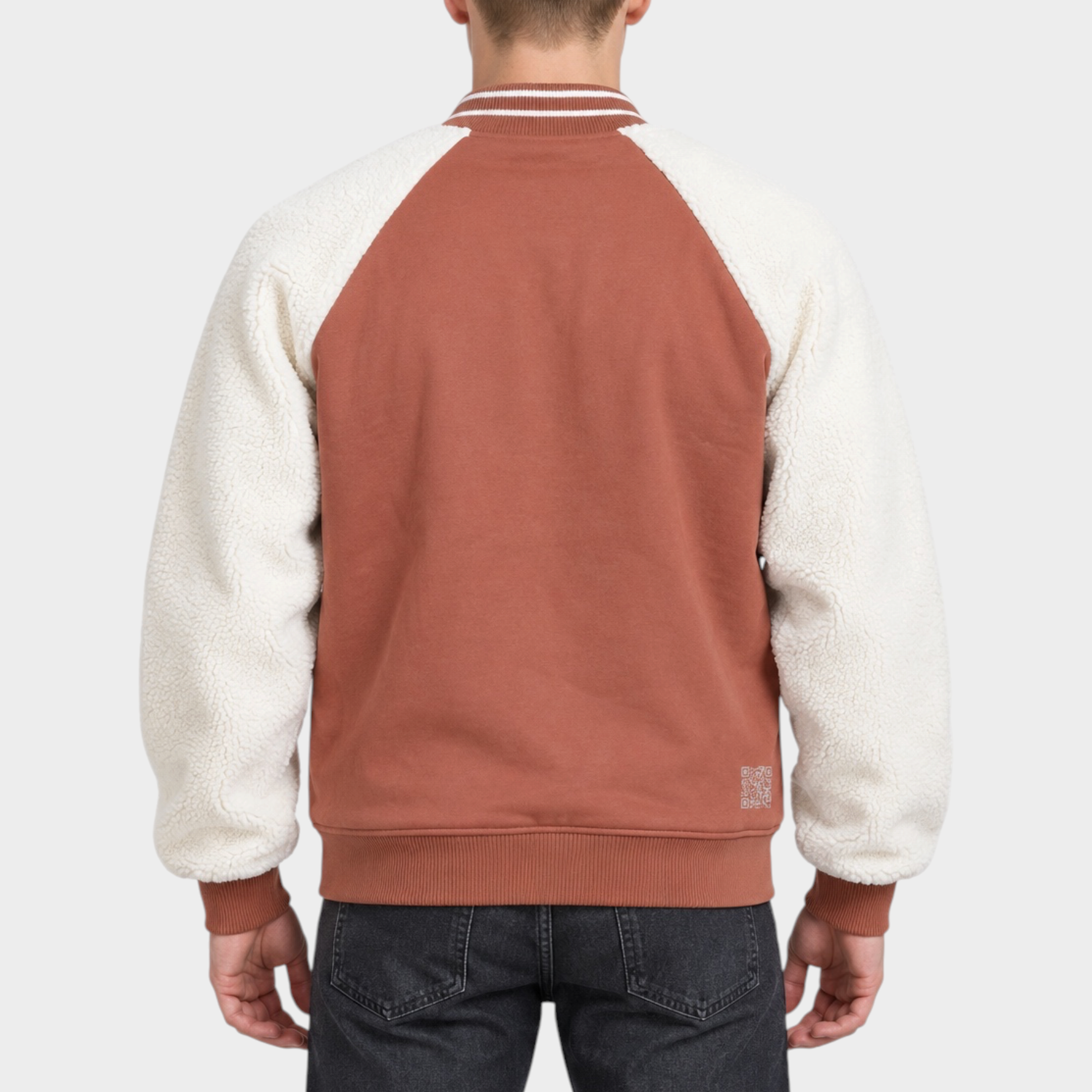 Vista posteriore del giubbino bomber Follower SRL marrone con maniche in sherpa bianco e colletto a righe