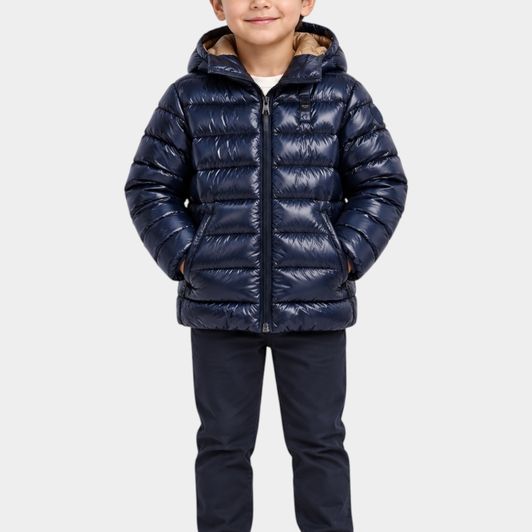 Bambino indossa giubbino Follower SRL in nylon blu idrorepellente con cappuccio e imbottitura Sorona Aura