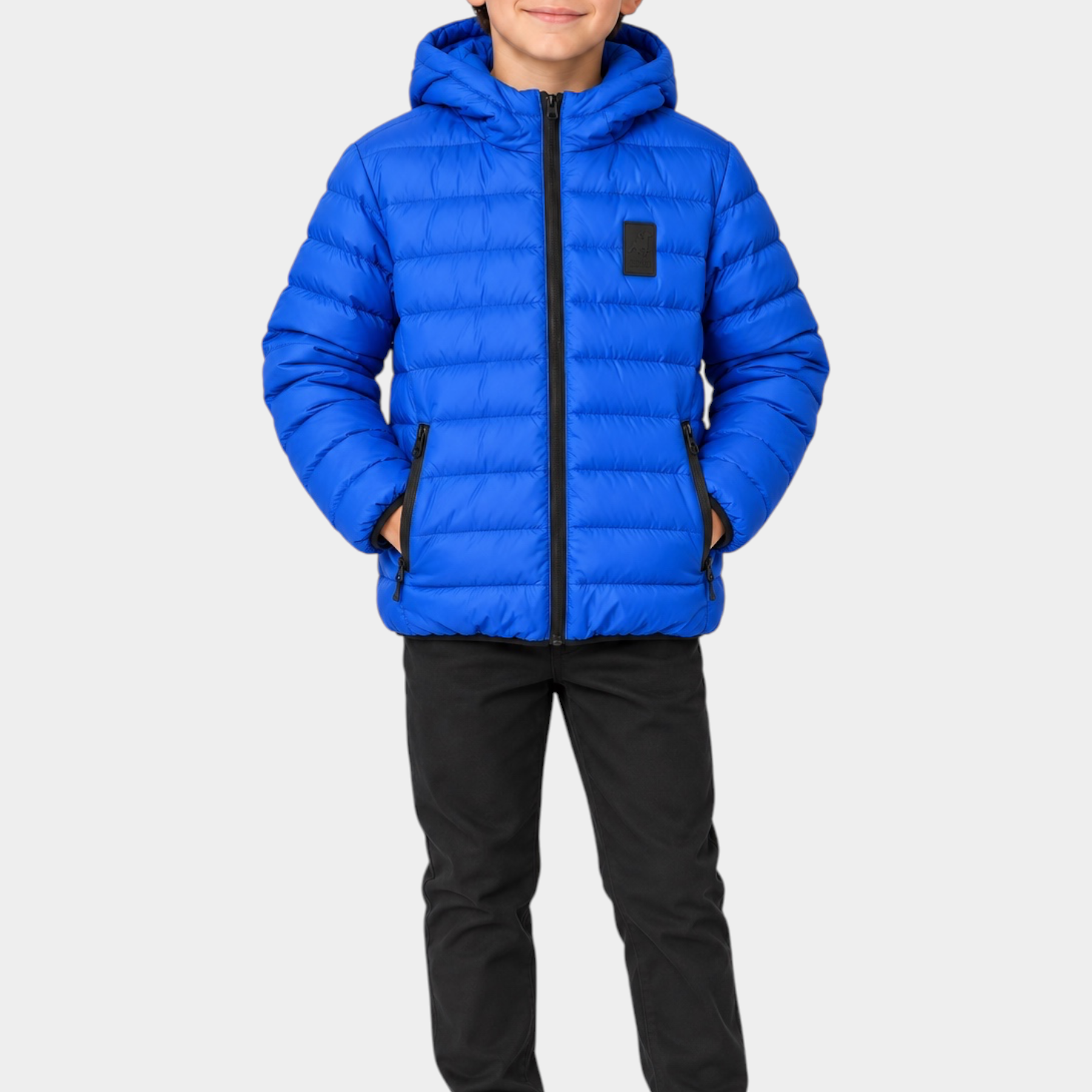 Bambino indossa giubbino reversibile blu con cappuccio Follower SRL, design trapuntato con zip nera a contrasto