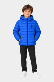 Bambino indossa giubbino reversibile blu con cappuccio Follower SRL, design trapuntato con zip nera a contrasto