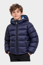 Ragazzo indossa giubbino reversibile Follower SRL blu imbottito con cappuccio e chiusura a zip