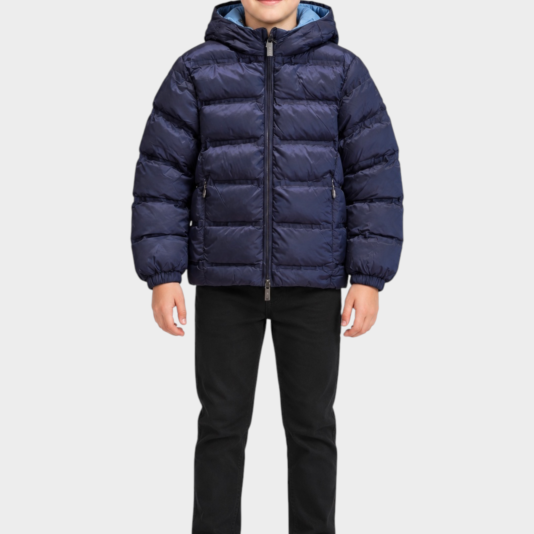 Ragazzo indossa giubbino reversibile Follower SRL blu scuro con cappuccio e interno azzurro