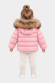 Bambina di spalle indossa giubbino imbottito rosa Blauer con cappuccio bordato in pelliccia sintetica Follower SRL