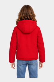 Giubbino unisex rosso Austin di SUNS BOARDS indossato da una ragazza, vista posteriore con cappuccio
