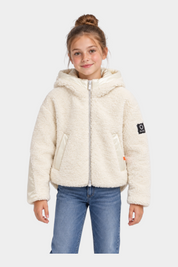 Bambina che indossa il giubbino teddy avorio SUNS BOARDS di Follower SRL con cappuccio e chiusura a zip