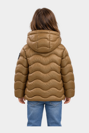 Giubbino trapuntato Follower SRL per bambina color verde con cappuccio e motivo a onde, vista posteriore
