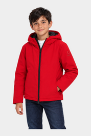 Giubbino unisex rosso SUNS BOARDS con cappuccio e zip nera, indossato da un ragazzo, collezione Follower SRL