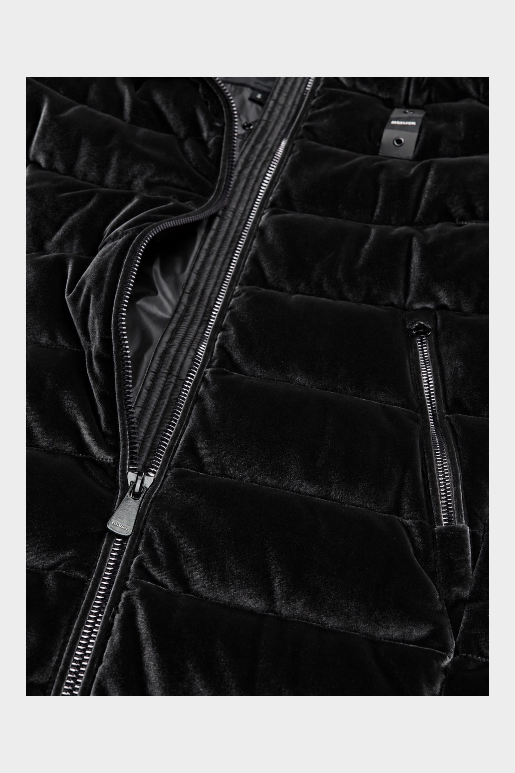 Giubbino lungo trapuntato in velluto nero lucido Follower SRL con chiusura a zip e dettagli metallici
