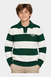 Ragazzo indossa una maglia a righe verdi e bianche con colletto e logo Follower SRL US GRAND POLO