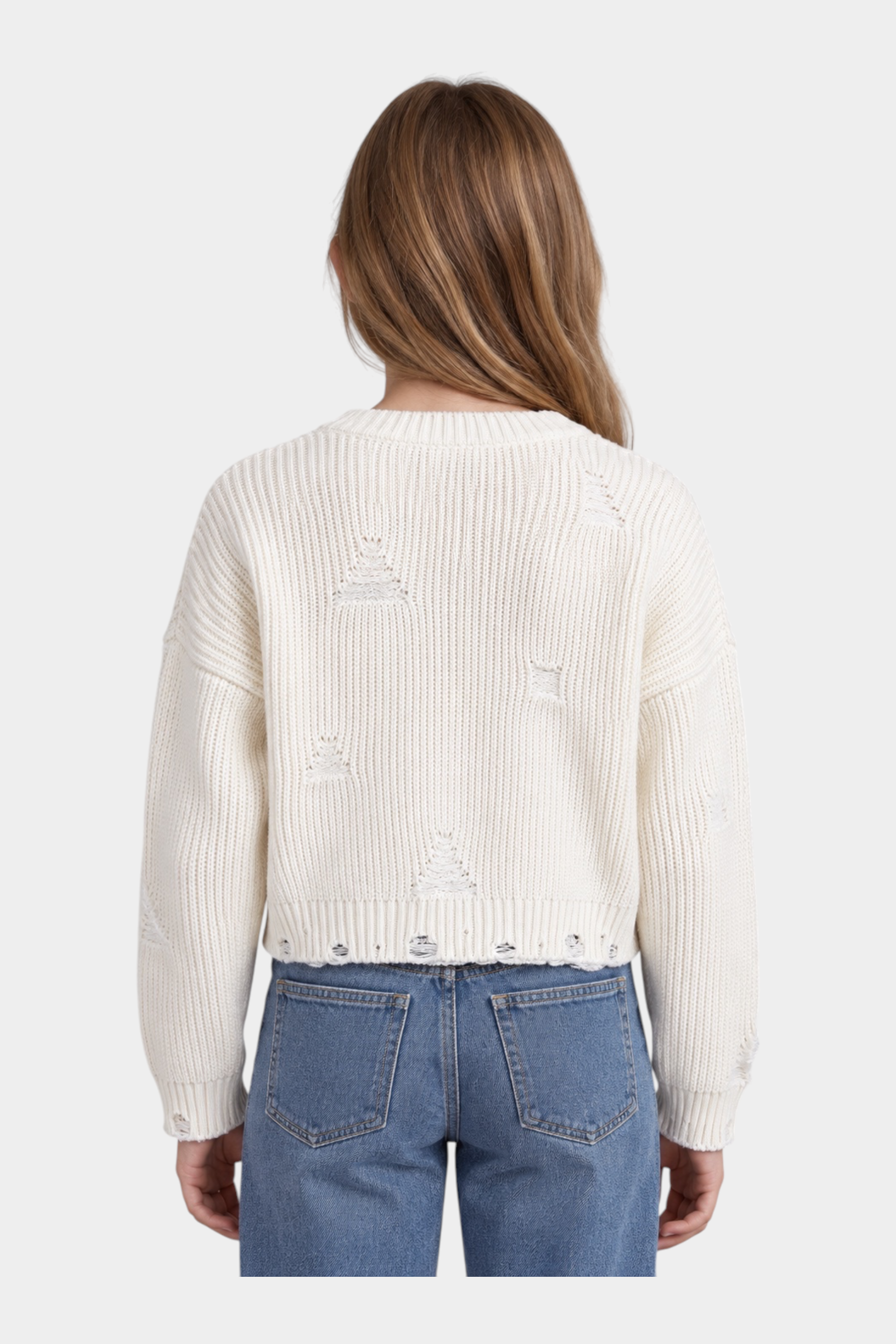 Bambina indossa maglione Follower SRL avorio a coste con dettagli effetto consumato visto da dietro
